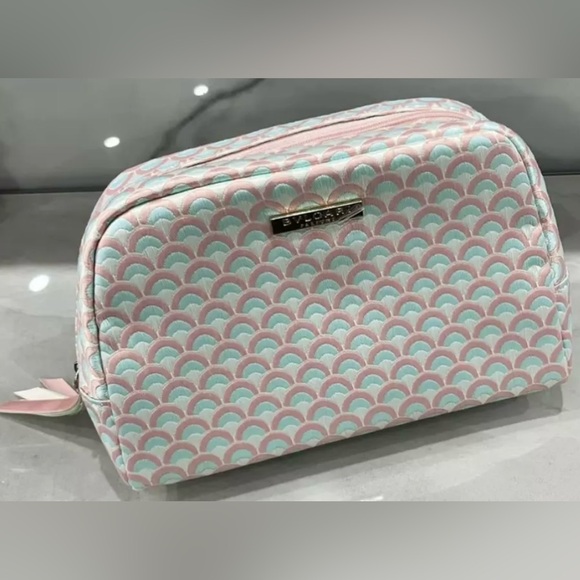 BVLGARI Pastel Pink & Blue Cosmetic Bag w/Shampoo - Picture 5 of 15